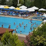Complex Pigale Family Club